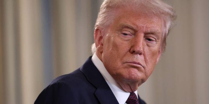 Trump plans to use shutdown to fire federal workers this week