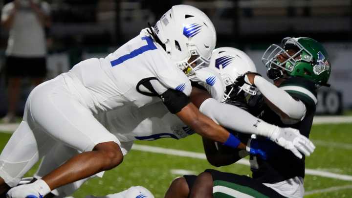 IMG Academy National defeats Venice Indians at home