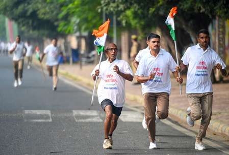 Rashtriya Ekta Diwas celebrated in Noida, hundreds run for unity