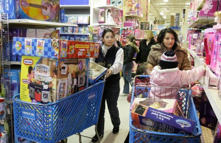 Toys 'R' Us is returning to Wichita with a flagship store