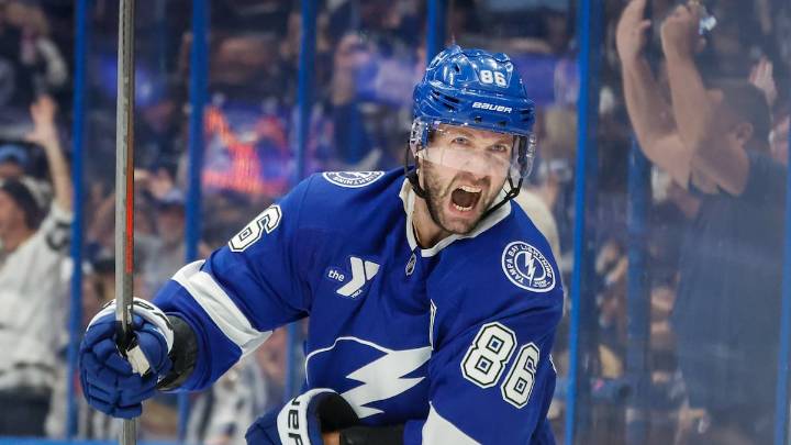 Lightning top Vegas in overtime, win back