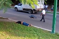 Mueren dos hombres en el bulevard Chahué de Huatulco al derrapar la moto en que viajaban; no llevaban cascos