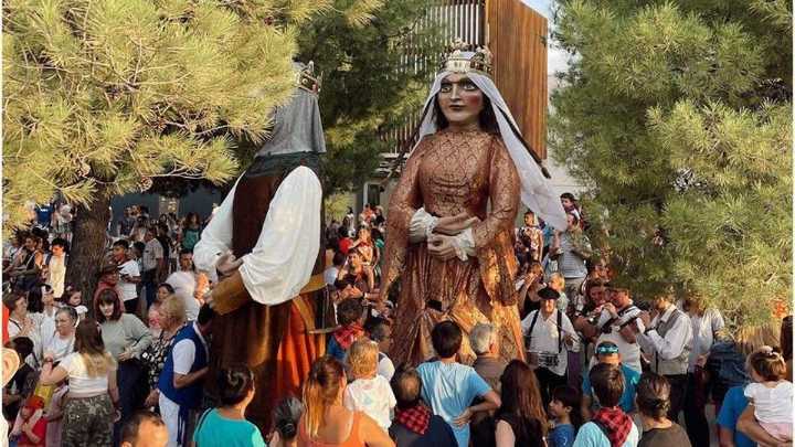 ¿Qué día estarán los cabezudos en Puerto Venecia durante las Fiestas del Pilar 2025?