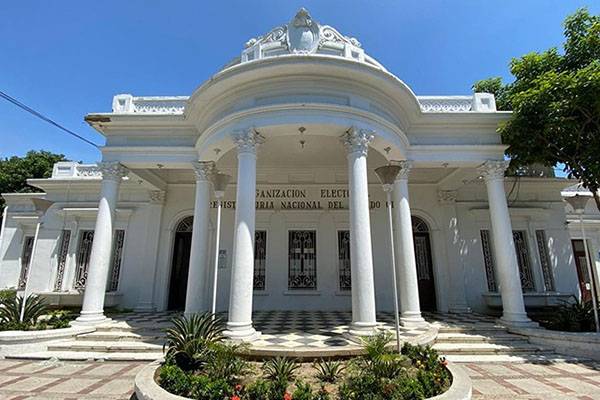 Registraduría suspende servicios de identificación por elecciones de Consejos de Juventud