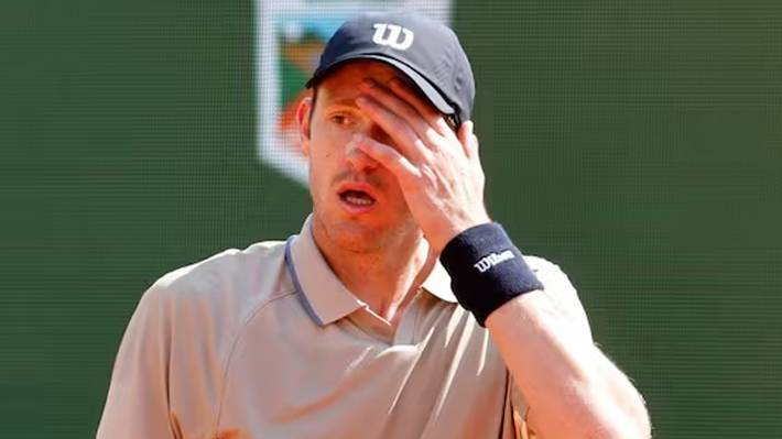 "No puedo sacar...": El drama que vive Nicolás Jarry El chileno se bajó del ATP 250 de Almaty.
