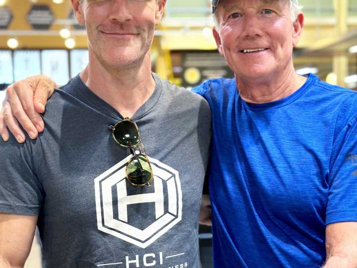 James van der Beek se mostró con su padre y surgieron rumores sobre su delicado estado de salud
