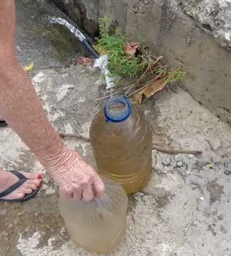 Agua hedionda manda Hidrocapital
