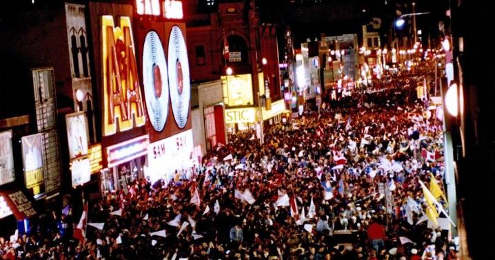 Party like it's 1992: Relive the Jays' first World Series win