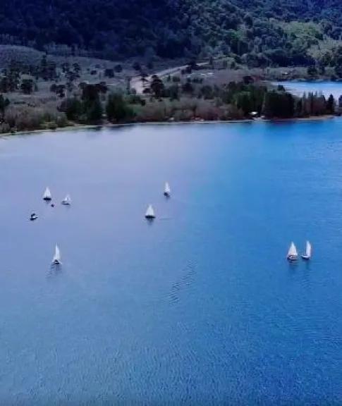 Exitosa primera Regata del Pehuén en el lago Moquehue