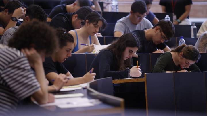 La Generalitat deja solo un 20% de espacio en la universidad al castellano y otras lenguas