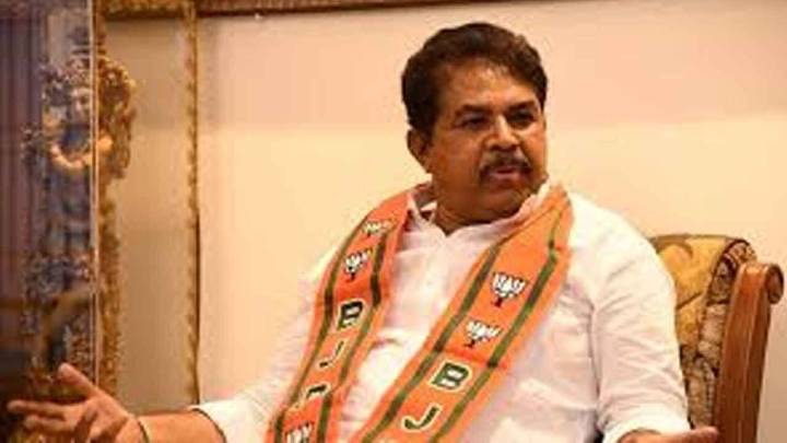 Siddaramaiah govt turned blind eye to flood situation, forced people to celebrate Dusshera on streets: K'taka BJP