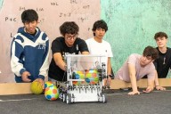 Alumnos de la EPET N°20 se preparan para el Mundial de Robótica en Panamá