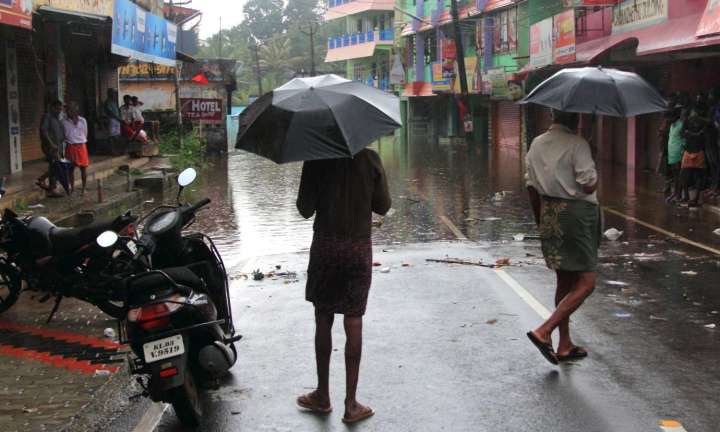 Heavy rain batters Kerala; IMD issues orange alert in six districts