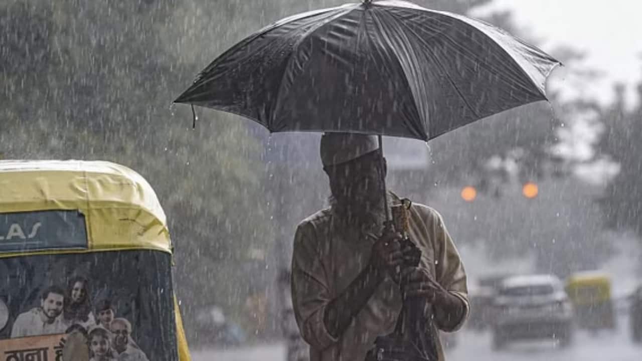 IMD forecasts moderate rain with thunderstorms and lightning across Tamil Nadu