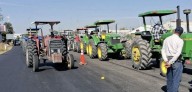 Agricultores mantienen 10 bloqueos totales y cinco parciales en carreteras de Guanajuato y Michoacán