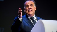 Tebas no se muerde la lengua y carga contra los que se oponen al Villarreal
