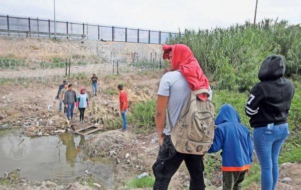 Mueren tres migrantes tras lograr cruzar a EU