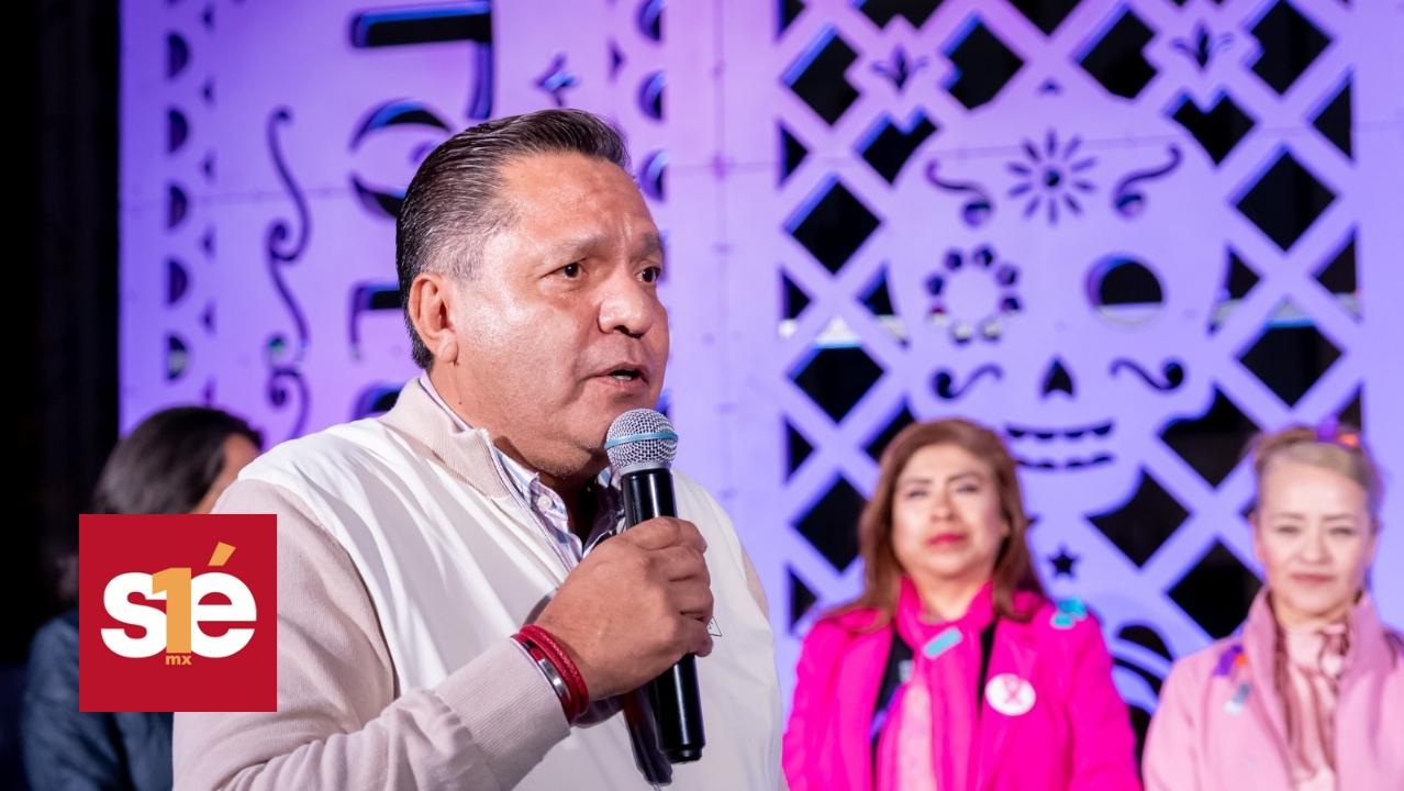 Ricardo Moreno Inaugura Papel Picado Más Grande del Mundo