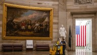 Esto pasará con los funcionarios federales y las agencias durante el cierre del Gobierno provocado por los demócratas