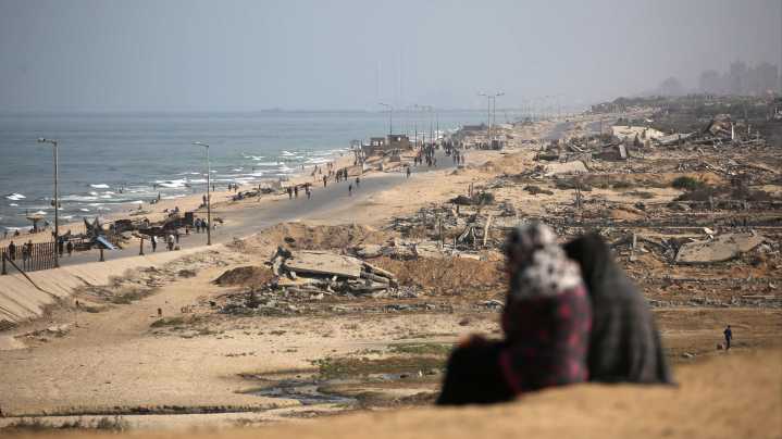 Israel se prepara para implementar "inmediatamente" el plan de Trump y pasa a operaciones defensivas en Gaza