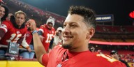 Patrick Mahomes on playing in front of Bills fans: ‘They don’t like us’