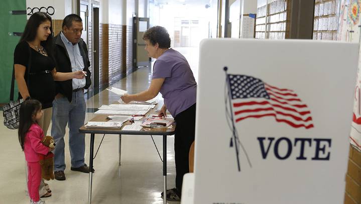 Hispanos en EEUU crecen en población pero no en influencia de votos en elecciones