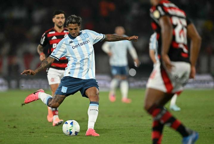 Un sueño albiceleste. Racing, en busca de la final: el gran duelo contra Flamengo por la Libertadores empezará con demora
