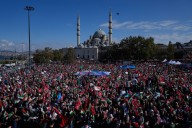 Hundreds of thousands across Europe march for Palestinians