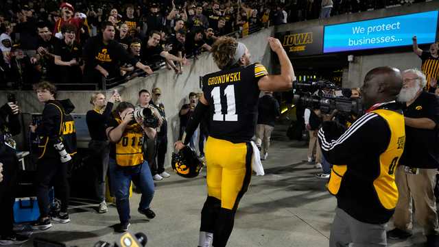 Iowa football vs. Penn State: Hawkeyes prevail with late comeback