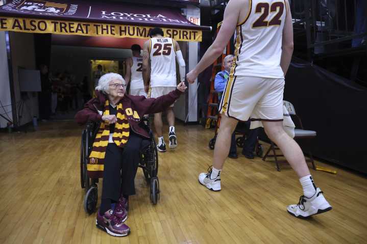 Sister Jean Dolores Schmidt, beloved nun who inspired Loyola’s NCAA Tournament runs, dies at 106