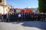 Sevilla suma 45 bomberos y un nuevo vehículo de extinción de incendios