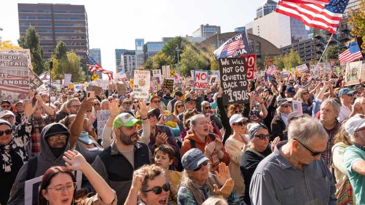 Thousands attend Minneapolis