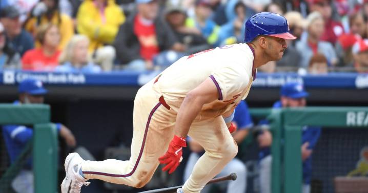 Phillies stay or go: The bench guys