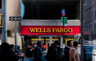 Algunos clientes de Wells Fargo estarán sujetos a un nuevo cargo mensual de $15: cinco formas de anular la tarifa a partir del 25 de octubre