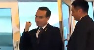 José Jerí compró dulces antes de volver a casa tras juramentar como presidente : “Pensando en lo que me ha sorprendido hoy” Nuevo presidente de la República se dirigió brevemente a la prensa desde la 