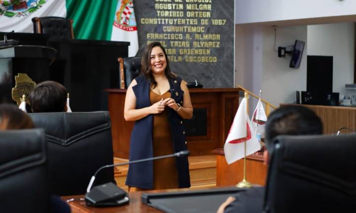Luchen por sus sueños: Joss Vega a estudiantes de la FCPYS Campus Juárez