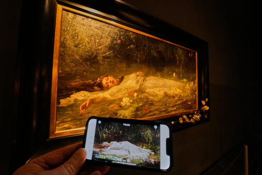 Fans de Taylor Swift llenan museo en Alemania para ver cuadro que se parece a su video