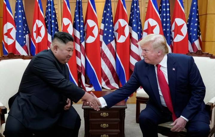 Trump officials discussing Kim Jong Un meeting during upcoming Asia trip, CNN reports