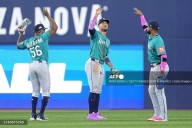 Seattle asalta Toronto en inicio de la Serie de Campeonato de MLB
