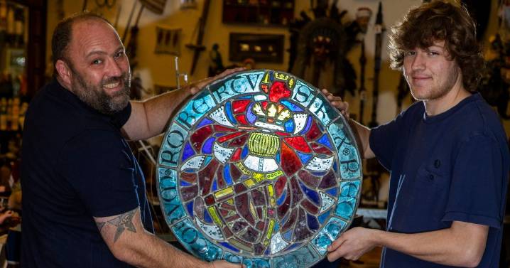Scots antique dealer pays £20 for 'priceless' stained glass 'owned by Robert the Bruce'