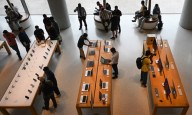 India’s smartphone market grows 3 pc year in July-Sep, Apple posts record shipments