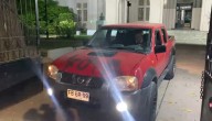 Graves incidentes en el INBA: Encapuchados lanzaron bombas molotov, agredieron a profesora y dañaron camioneta del rector