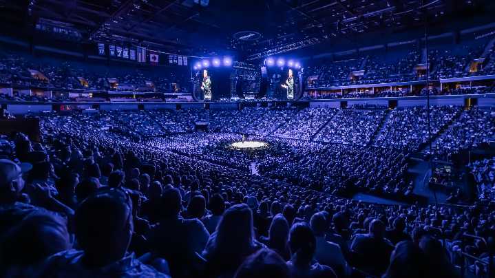 Nate Bargatze sets new BOK Center record with Tulsa tour stop