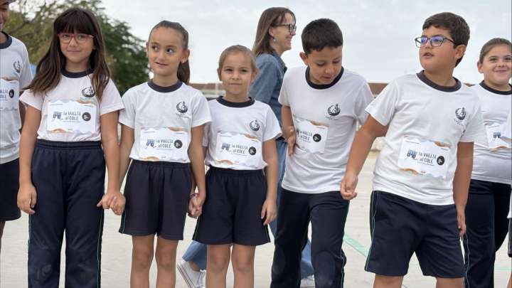 Navarra se moviliza: cientos de niños corren contra la leucemia en La Vuelta al Cole