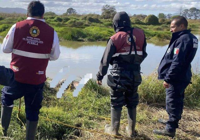 FGE y Protección Civil recuperan cadáver de un hombre en laguna de aguas negras de Ciudad Serdán