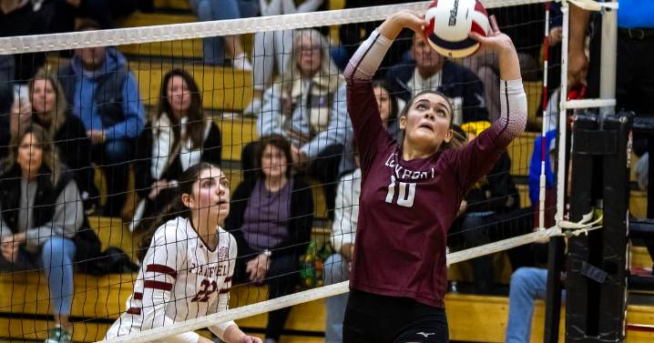 Class 4A volleyball: Hutsyn Timosciek leads Lockport past Plainfield North for regional crown