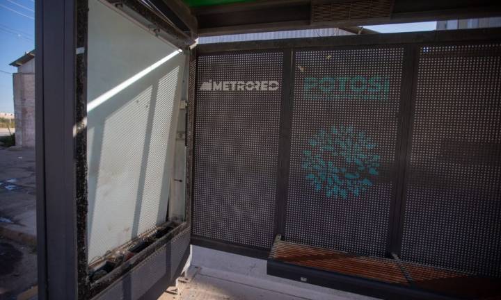 SCT condena vandalismo en unidades y paraderos del Metro Red de SLP