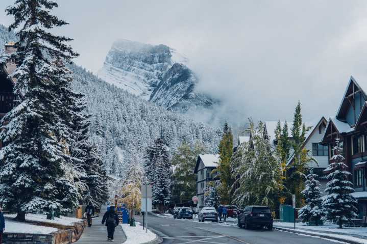 Winter weather to hit parts of Alberta with up to 15 cm of snow