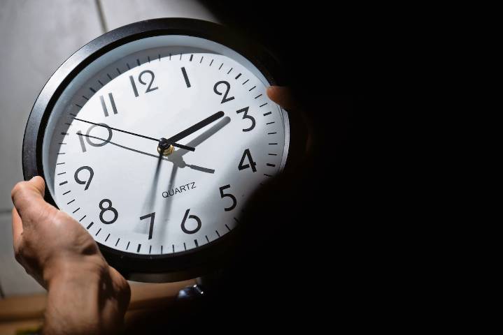 Daylight Saving Time ends early in 2025: Here’s when clocks fall back