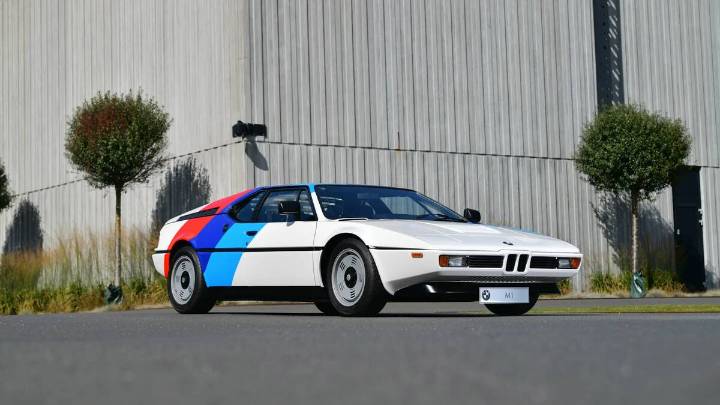 También hay Ferrari y Porsche. Subastan 22 autos clásicos de una marca de lujo alemana